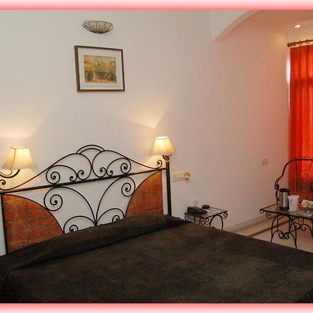 אמריצר Hotel Ishan Villa מראה חיצוני תמונה
