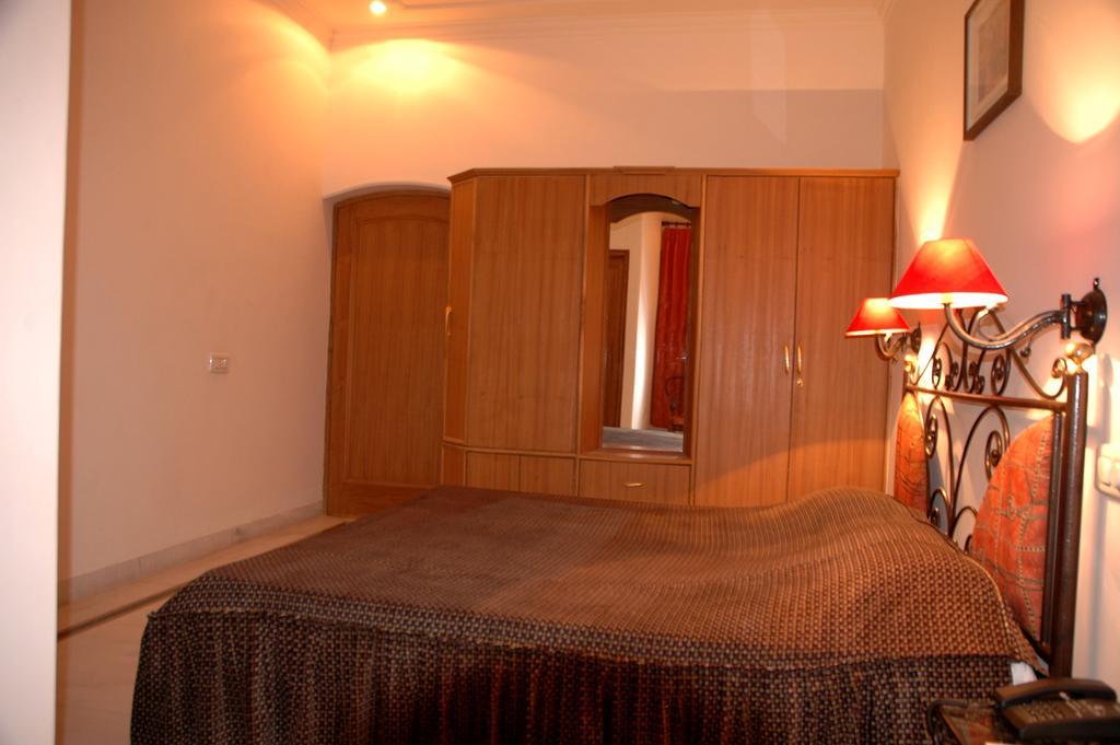 אמריצר Hotel Ishan Villa מראה חיצוני תמונה