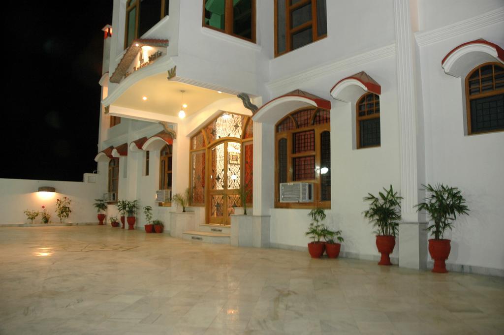 אמריצר Hotel Ishan Villa מראה חיצוני תמונה